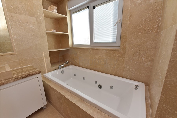 دوبلكس عائلية - 3 غرف وصالة - ضمن منطقة هادئة - كوناكليه / الانيا 