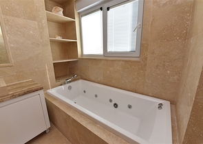 دوبلكس عائلية - 3 غرف وصالة - ضمن منطقة هادئة - كوناكليه / الانيا 