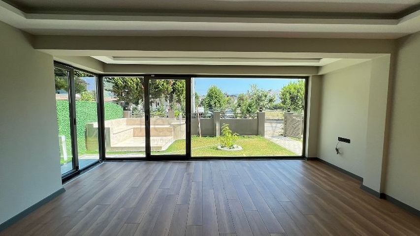 فيلا 3+1 في منطقة فتحية