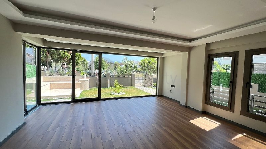 فيلا 3+1 في منطقة فتحية