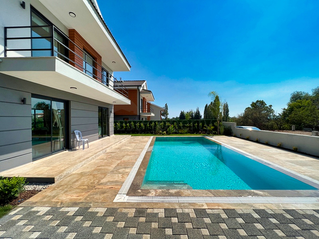 فيلا 3+1 في منطقة فتحية 