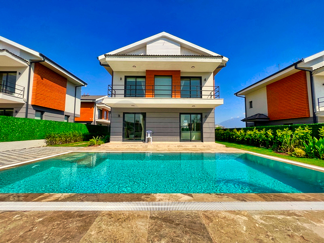 فيلا 3+1 في منطقة فتحية 