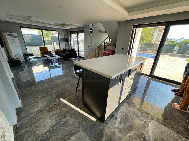 شقة دوبلكس 4 + 1 في منطقة بيليك أنطاليا