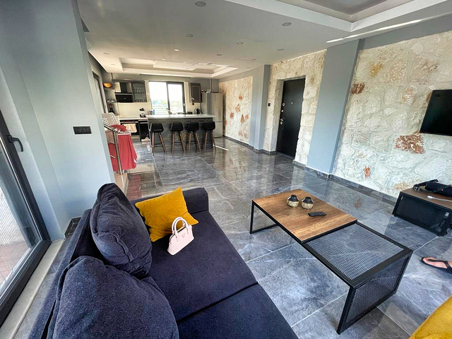 شقة دوبلكس 4 + 1 في منطقة بيليك أنطاليا