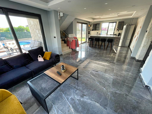 شقة دوبلكس 4 + 1 في منطقة بيليك أنطاليا