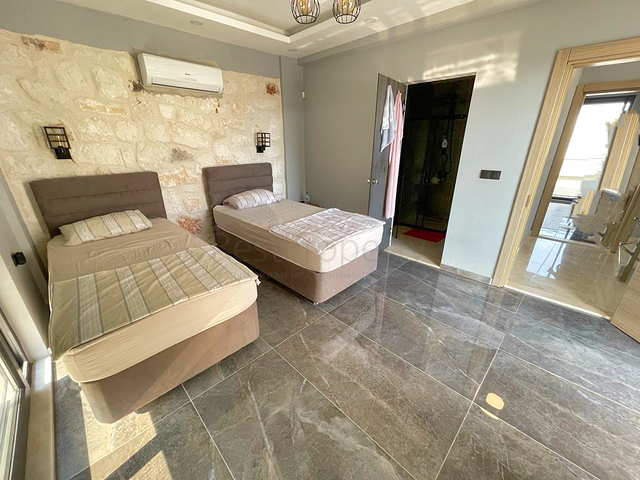 شقة دوبلكس 4 + 1 في منطقة بيليك أنطاليا