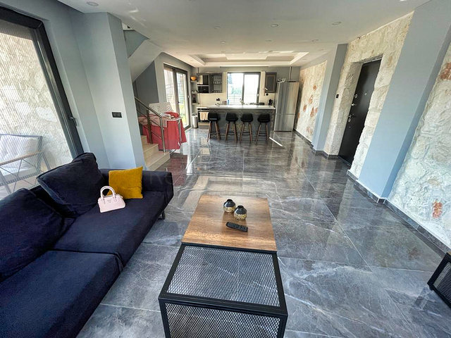 شقة دوبلكس 4 + 1 في منطقة بيليك أنطاليا