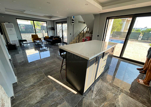 شقة دوبلكس 4 + 1 في منطقة بيليك أنطاليا