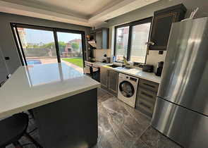 شقة دوبلكس 4 + 1 في منطقة بيليك أنطاليا