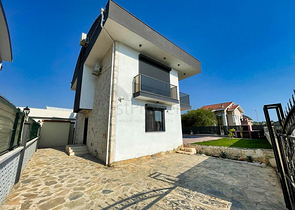 شقة دوبلكس 4 + 1 في منطقة بيليك أنطاليا