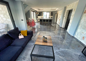 شقة دوبلكس 4 + 1 في منطقة بيليك أنطاليا