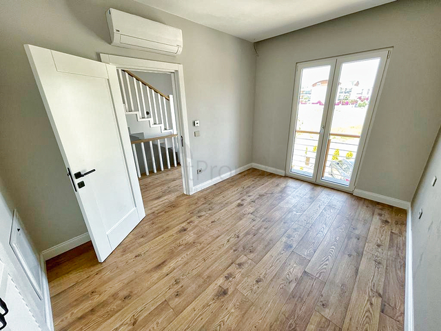 فيلا 4 + 1 في منطقة بيليك أنطاليا 