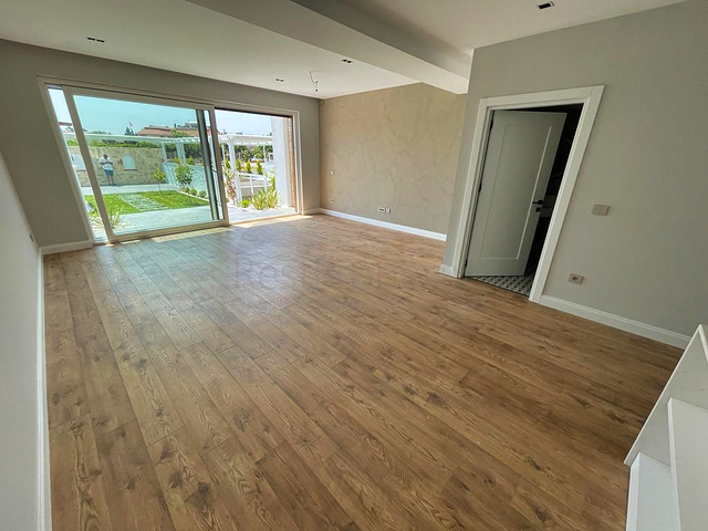 فيلا 4 + 1 في منطقة بيليك أنطاليا 