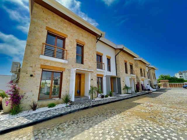 فيلا 4 + 1 في منطقة بيليك أنطاليا 