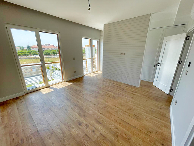 فيلا 4 + 1 في منطقة بيليك أنطاليا 