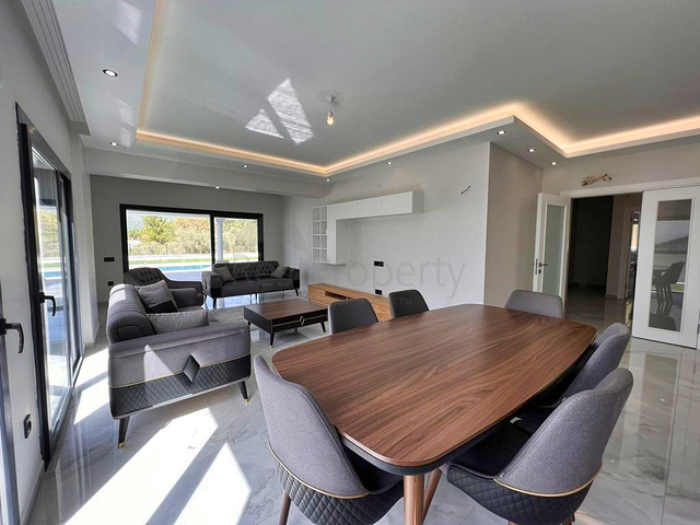 فيلا 3+1 في منطقة فتحية