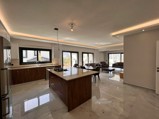 فيلا 3+1 في منطقة فتحية