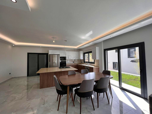 فيلا 3+1 في منطقة فتحية