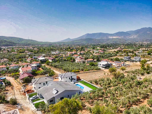 فيلا 3+1 في منطقة فتحية