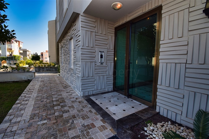 شقة 3 + 1 في منطقة ارمينيك أنطاليا