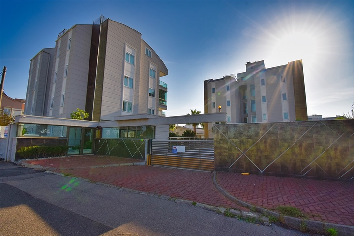 شقة 3 + 1 في منطقة ارمينيك أنطاليا