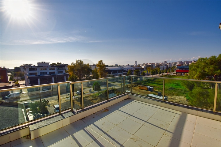 شقة 3 + 1 في منطقة ارمينيك أنطاليا