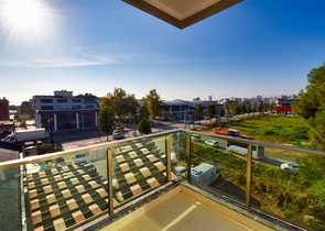 شقة 3 + 1 في منطقة ارمينيك أنطاليا