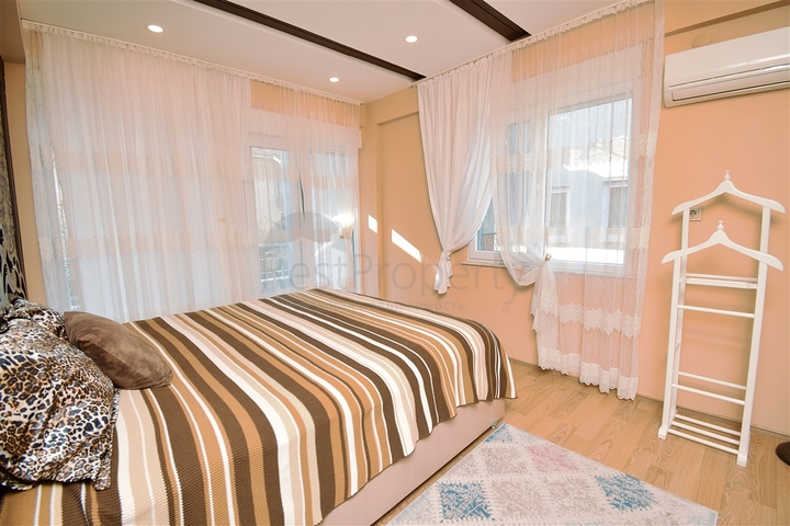 فيلا 4 + 1 في منطقة بيليك أنطاليا