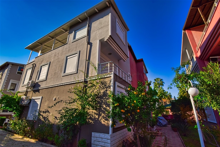 فيلا 4 + 1 في منطقة بيليك أنطاليا