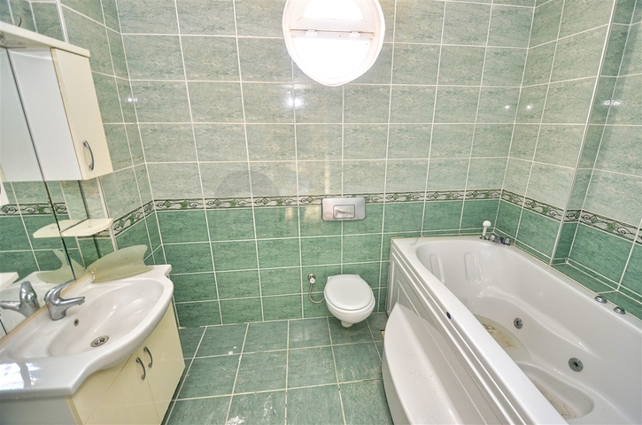 فيلا 4 + 1 في منطقة بيليك أنطاليا