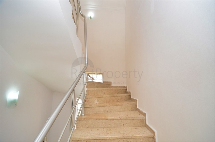 فيلا 4 + 1 في منطقة بيليك أنطاليا