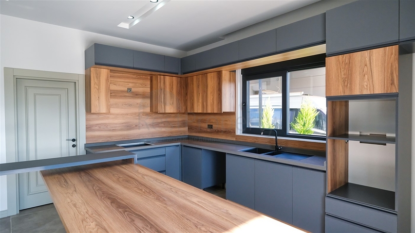 فيلا 5+1 في دوشيمالتي-منطقة أنطاليا 