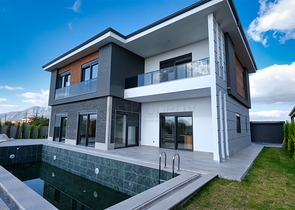 فيلا 5+1 في دوشيمالتي-منطقة أنطاليا 