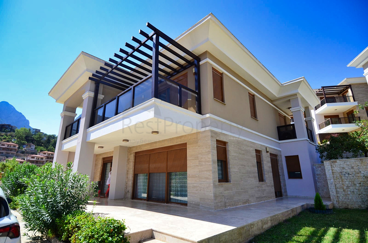 فيلات في حي هاجيسكيلر-أنطاليا