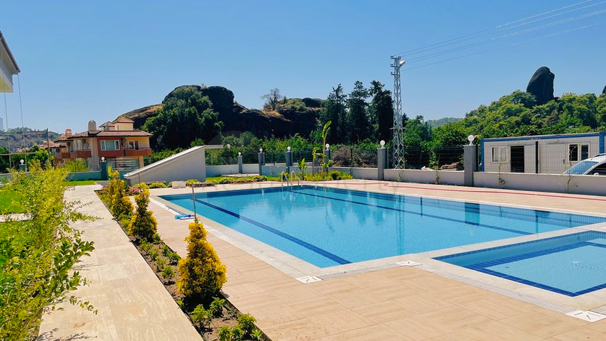 شقة دوبلكس 3 + 1 في كيمير - منطقة أنطاليا 