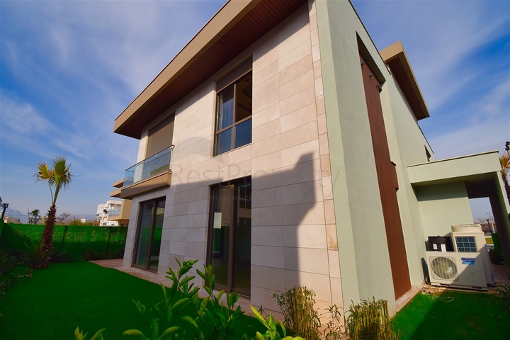 فيلا 4+1 في دوشيمالتي-منطقة أنطاليا