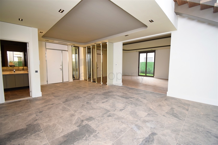 فيلا 4+1 في دوشيمالتي-منطقة أنطاليا