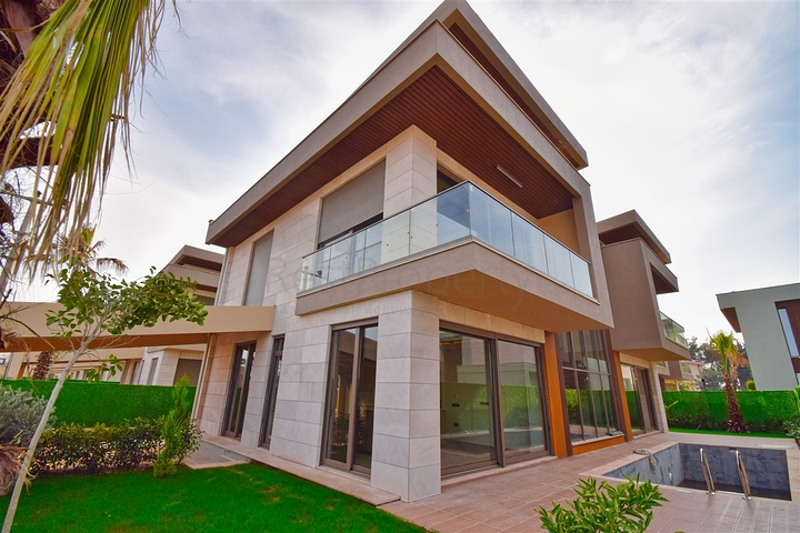 فيلا 4+1 في دوشيمالتي-منطقة أنطاليا