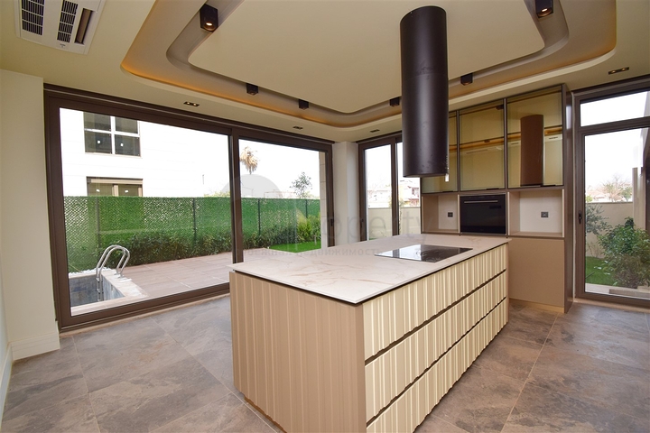 فيلا 4+1 في دوشيمالتي-منطقة أنطاليا