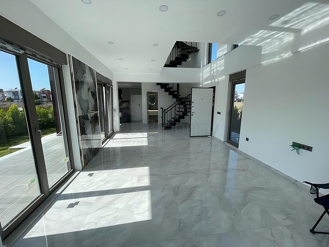 فيلا 3 + 1 في منطقة بيليك أنطاليا 