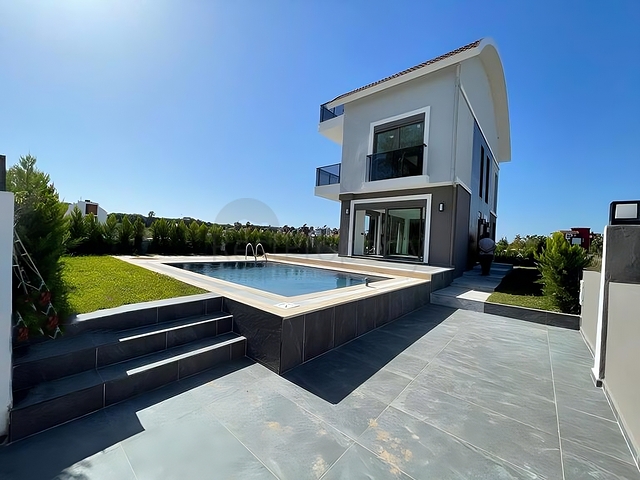 فيلا 3 + 1 في منطقة بيليك أنطاليا 