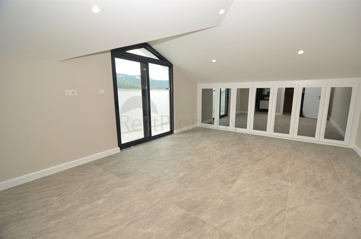 فلل مخطط طابق 4 + 2 و 9 + 3 في كيمير-منطقة أنطاليا