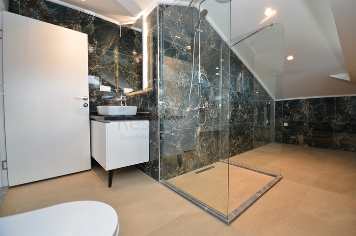 فلل مخطط طابق 4 + 2 و 9 + 3 في كيمير-منطقة أنطاليا