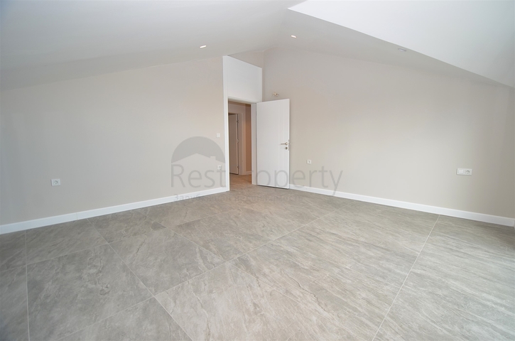 فلل مخطط طابق 4 + 2 و 9 + 3 في كيمير-منطقة أنطاليا