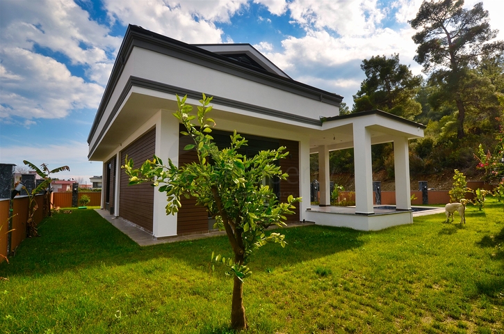 فلل مخطط طابق 4 + 2 و 9 + 3 في كيمير-منطقة أنطاليا