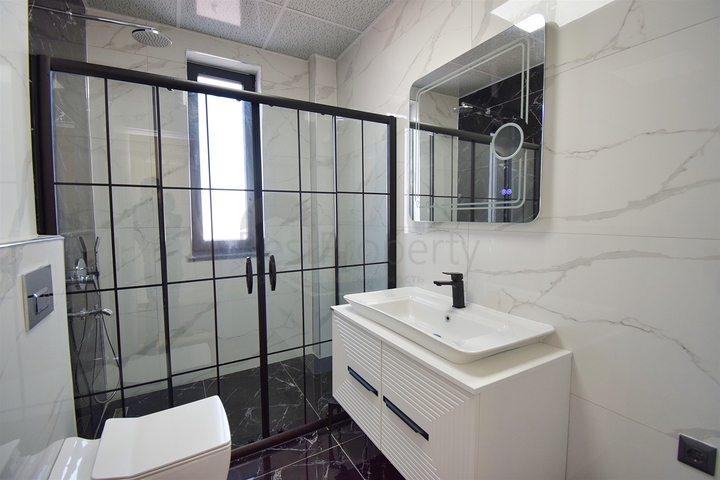 فيلا 5 + 1 في منطقة لارا أنطاليا