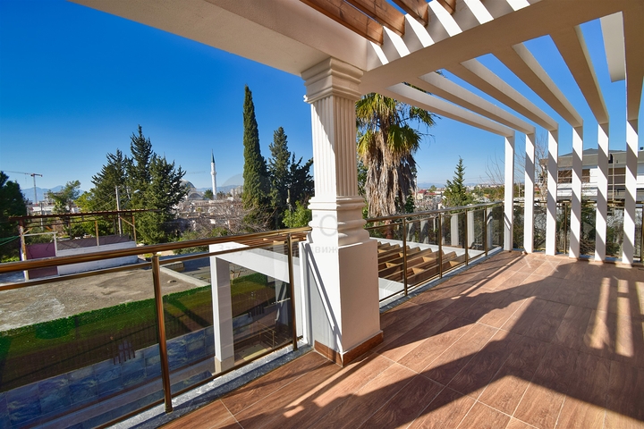 فيلا 5 + 1 في منطقة لارا أنطاليا