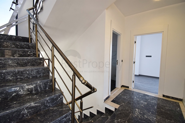 فيلا 5 + 1 في منطقة لارا أنطاليا