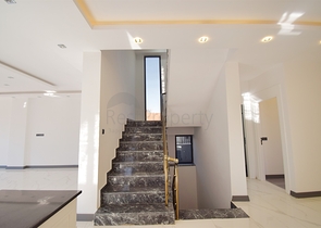 فيلا 5 + 1 في منطقة لارا أنطاليا