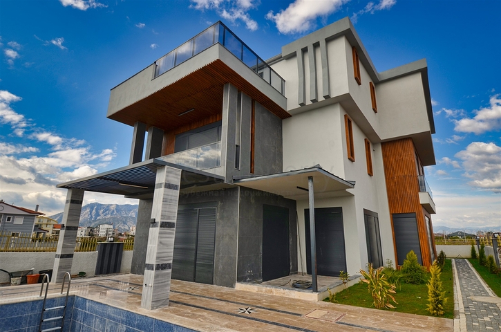 تخطيط فيلا 7 + 2 في منطقة دوشيمالتي - أنطاليا